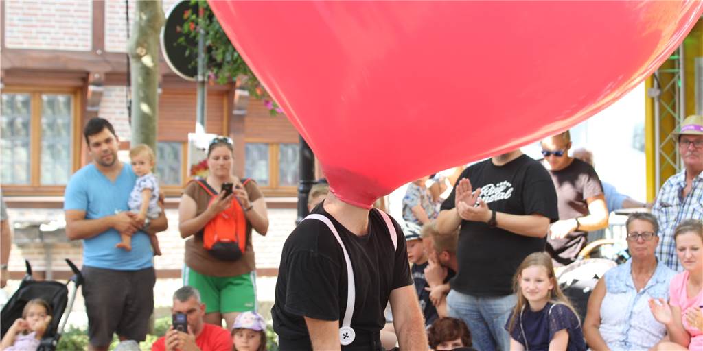Straßenfestival 2019: Lachen, staunen, zittern, klatschen - Videos und die besten Fotos