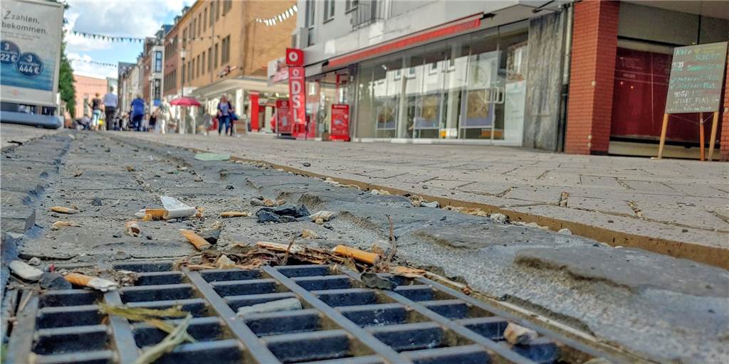 Kippen-Dreck in Fußgängerzone von Dorsten: Stadt testet Gladbecker Saugermann Kippen-Dreck in Fußgängerzone von Dorsten: Stadt testet Gladbecker Saugermann