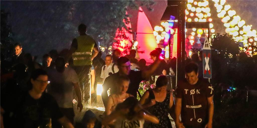 Lichterfest-Evakuierung: „Die Sicherheitsleute waren wohl überfordert“ Lichterfest-Evakuierung: „Die Sicherheitsleute waren wohl überfordert“