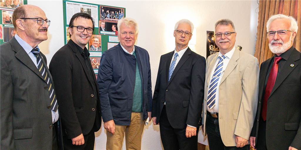 Oberbürgermeister würdigt in Brackel die Verdienste des Filmklubs Dortmund Oberbürgermeister würdigt in Brackel die Verdienste des Filmklubs Dortmund