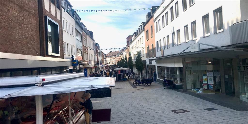 Markthändler in Dorsten schlagen Alarm: Dramatischer Umsatzrückgang seit dem Zwangsumzug Markthändler in Dorsten schlagen Alarm: Dramatischer Umsatzrückgang seit dem Zwangsumzug