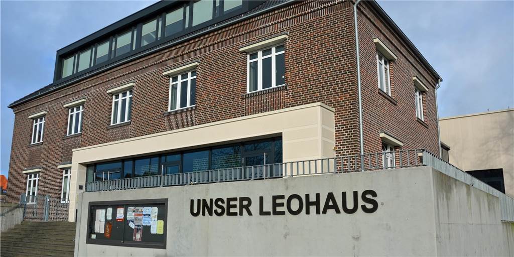 Mit Axt in den Saal gestürmt: Selmer steht wegen Körperverletzung im Leohaus vor Gericht Mit Axt in den Saal gestürmt: Selmer steht wegen Körperverletzung im Leohaus vor Gericht