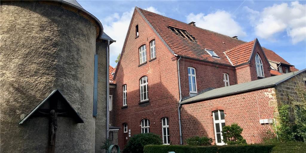 Am Michaelisstift in Lembeck wird der Krankenhausflügel abgerissen Am Michaelisstift in Lembeck wird der Krankenhausflügel abgerissen