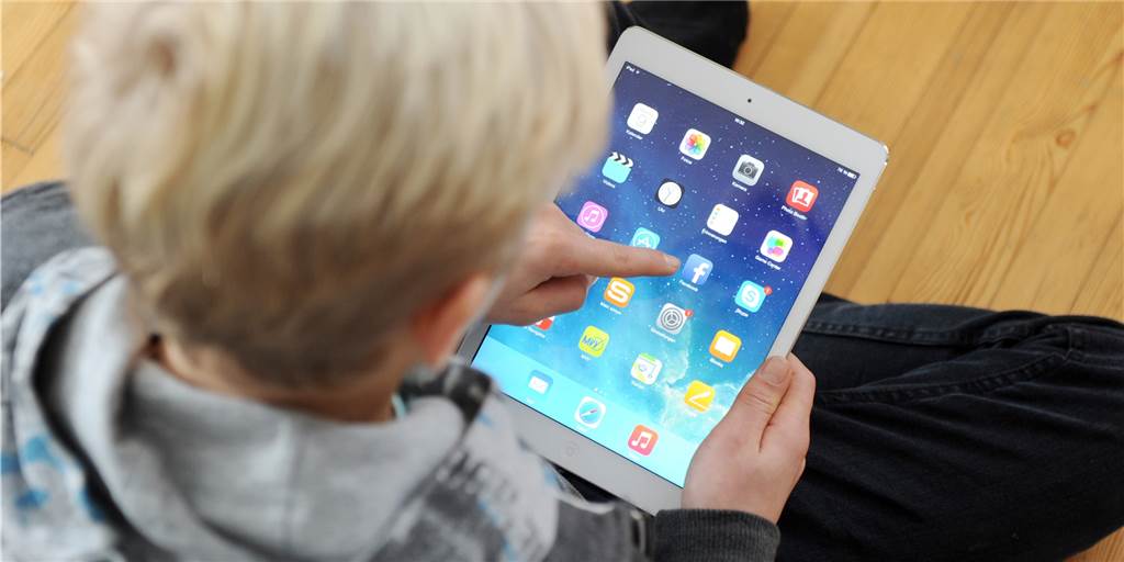 Aufwachsen im digitalen Zeitalter - Probleme und Chancen der Neuen Medien für Kinder Aufwachsen im digitalen Zeitalter - Probleme und Chancen der Neuen Medien für Kinder