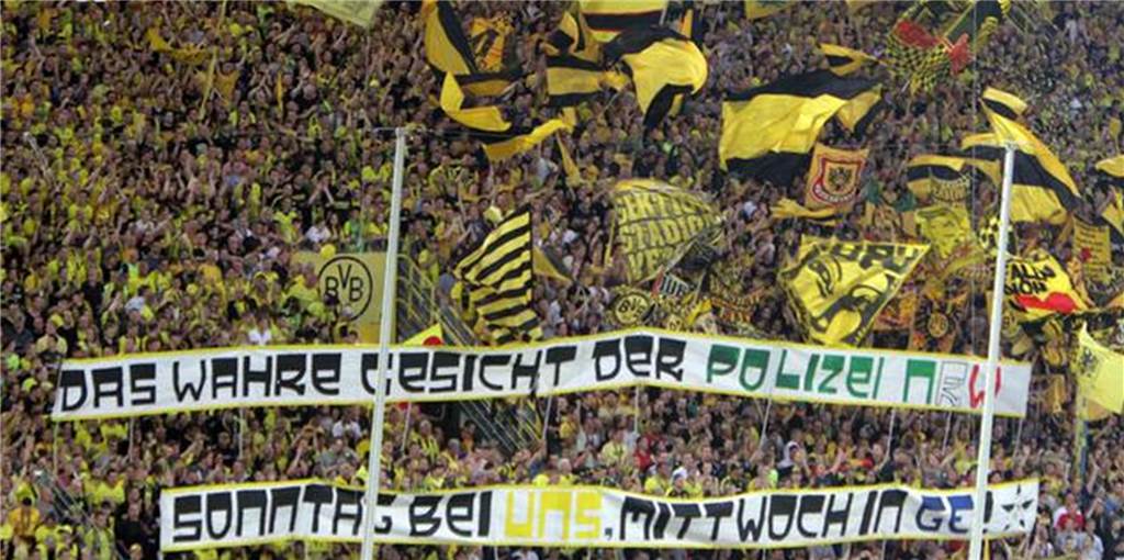 Kampfmaschinen gegen Asoziale? Polizei wirft Fußballfans Abblocken von Dialog vor Kampfmaschinen gegen Asoziale? Polizei wirft Fußballfans Abblocken von Dialog vor
