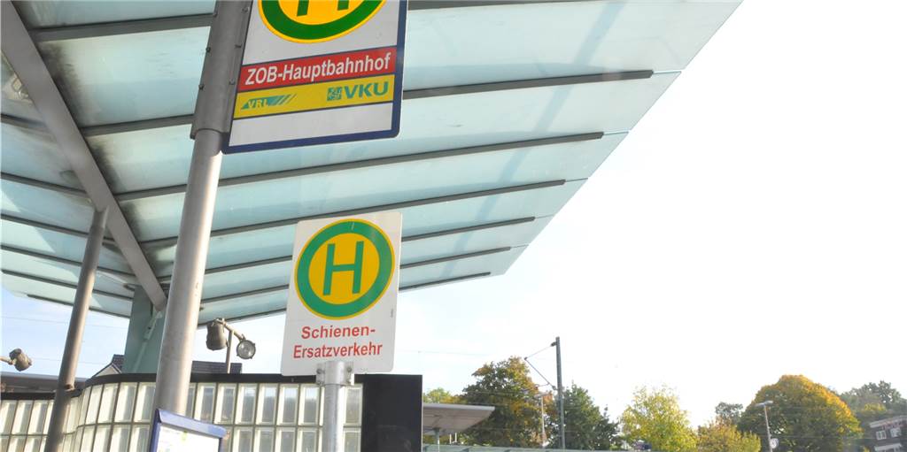 Zugpendler: Es hakt beim Schienenersatzverkehr - das sind die Alternativen Zugpendler: Es hakt beim Schienenersatzverkehr - das sind die Alternativen