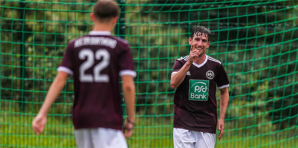 Neuer Oberliga-Coach Tim Schwarz verabschiedet sich mit einem Knall von der „Zweiten“ des ASC Neuer Oberliga-Coach Tim Schwarz verabschiedet sich mit einem Knall von der „Zweiten“ des ASC