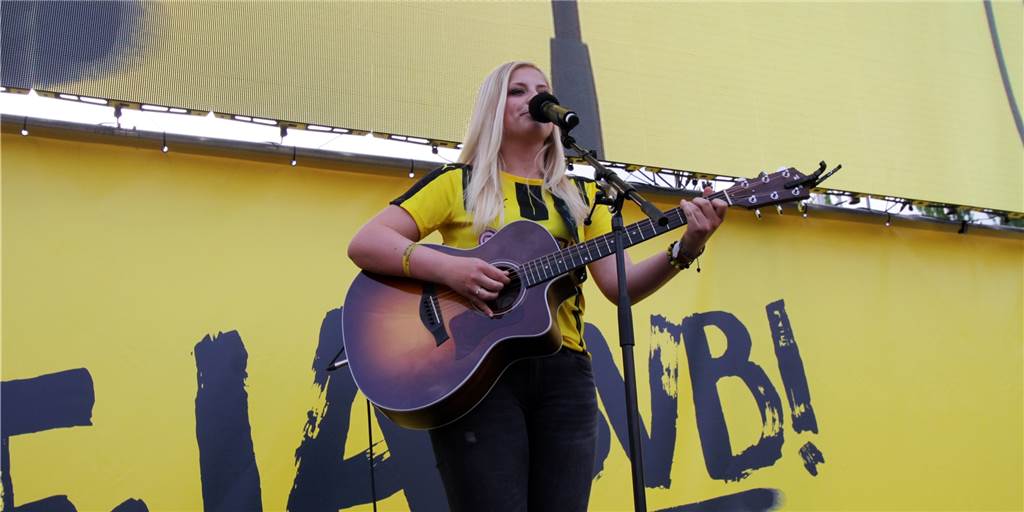 Aus nach den Battles: Welche Pläne Sängerin Jo Marie Dominiak jetzt hat - auch mit dem BVB Aus nach den Battles: Welche Pläne Sängerin Jo Marie Dominiak jetzt hat - auch mit dem BVB