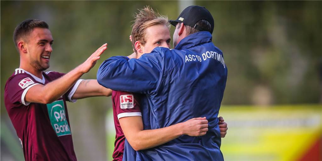 Aplerbeck sieht Schwarz: ASC feiert gleich zwei Premieren gegen die Reserve von Preußen Münster Aplerbeck sieht Schwarz: ASC feiert gleich zwei Premieren gegen die Reserve von Preußen Münster