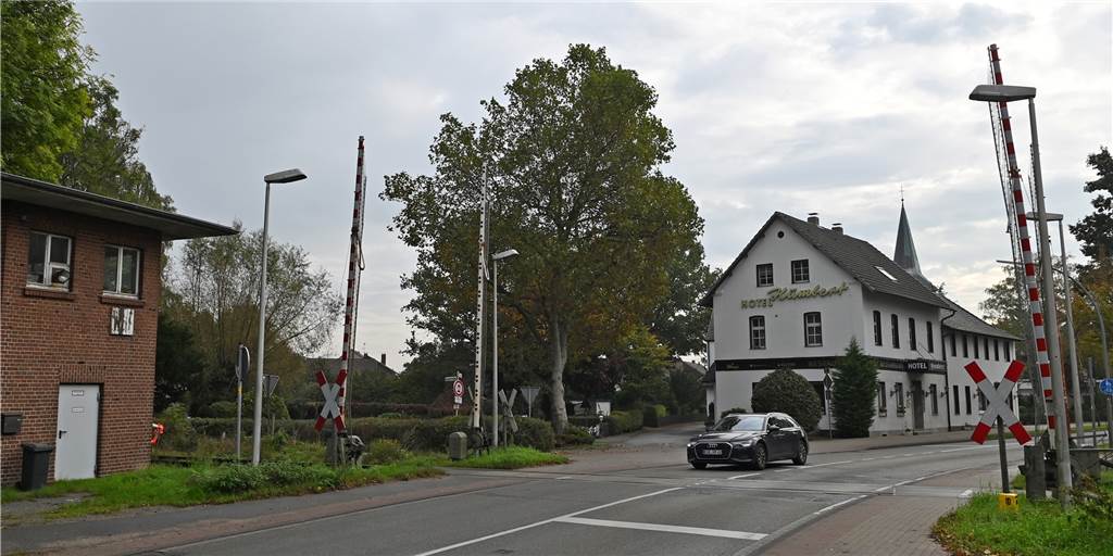 Bahn rechtfertig geplante Schließung der Parkplatz-Zufahrt mit Sicherheitsbedenken Bahn rechtfertig geplante Schließung der Parkplatz-Zufahrt mit Sicherheitsbedenken