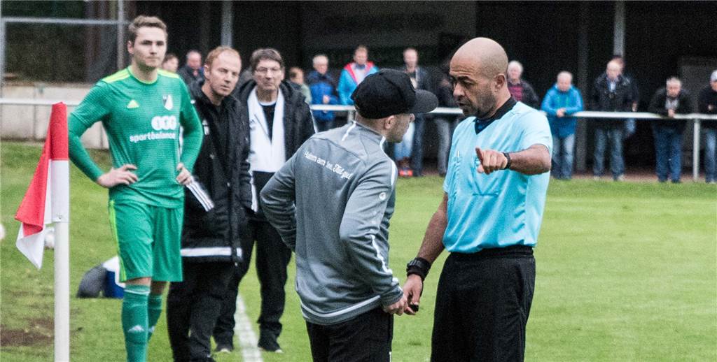 Halterns Trainer Ostdorf fährt im Derby gegen Lippramsdorf „ein bisschen aus der Haut“ Halterns Trainer Ostdorf fährt im Derby gegen Lippramsdorf „ein bisschen aus der Haut“