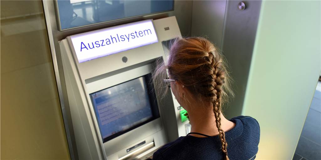 Volksbank Haltern zieht Konsequenzen aus Sprengstoff-Attacken auf Geldautomaten Volksbank Haltern zieht Konsequenzen aus Sprengstoff-Attacken auf Geldautomaten