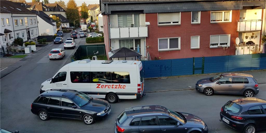 Emscherallee-Baustelle: Dortmunder nutzen diese illegale Abkürzung Emscherallee-Baustelle: Dortmunder nutzen diese illegale Abkürzung