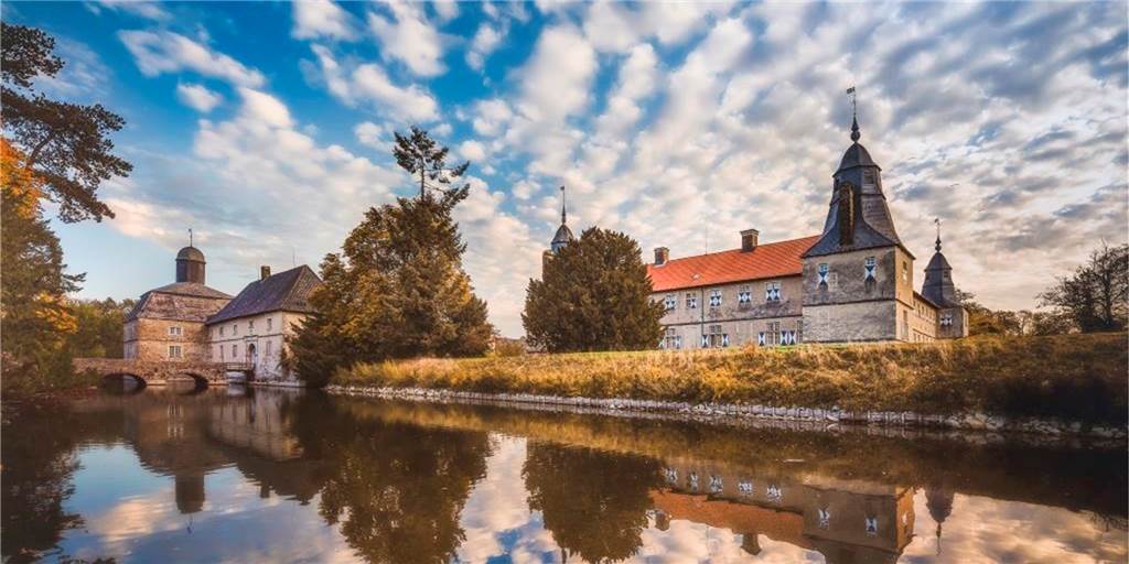 Westerwinkel: Der Graf zieht in sein Wasserschloss - nur wann, ist noch unklar Westerwinkel: Der Graf zieht in sein Wasserschloss - nur wann, ist noch unklar