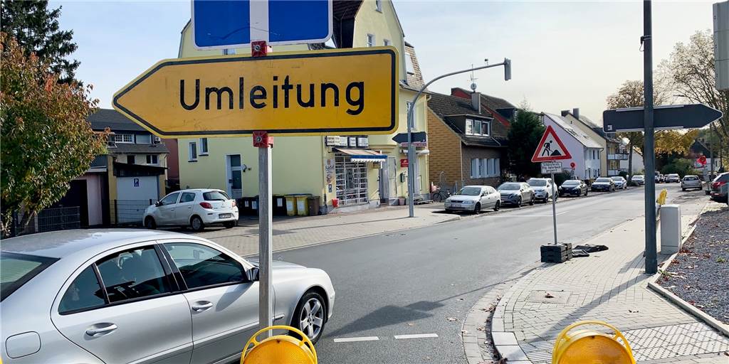 Irreführende Beschilderung: Großbaustelle verärgert Autofahrer nahe des Phoenix-Sees Irreführende Beschilderung: Großbaustelle verärgert Autofahrer nahe des Phoenix-Sees