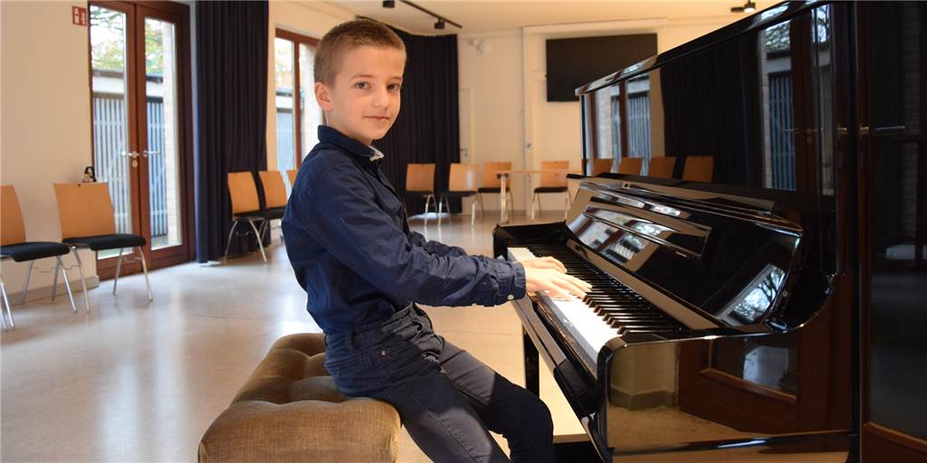 Selmer Ausnahmetalent: So gut beherrscht Henrik Neufeld (10) das Klavier Selmer Ausnahmetalent: So gut beherrscht Henrik Neufeld (10) das Klavier