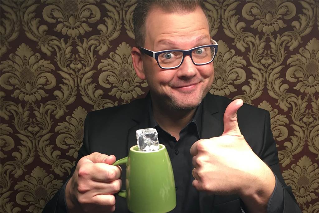 Zauberer Matthias Rauch erklärt Schritt für Schritt zwei „kinderleichte“ Tricks Zauberer Matthias Rauch erklärt Schritt für Schritt zwei „kinderleichte“ Tricks