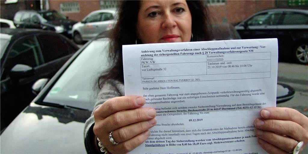 Stadt Dortmund schleppt Auto ab, während Familie im Urlaub ist – darf sie das? Stadt Dortmund schleppt Auto ab, während Familie im Urlaub ist – darf sie das?