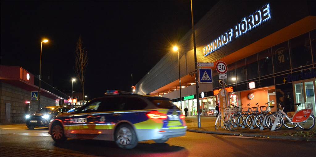 Angstraum Bahnhof Hörde: Wo dubiose Männer Frauen auffordern, ins Auto zu steigen Angstraum Bahnhof Hörde: Wo dubiose Männer Frauen auffordern, ins Auto zu steigen