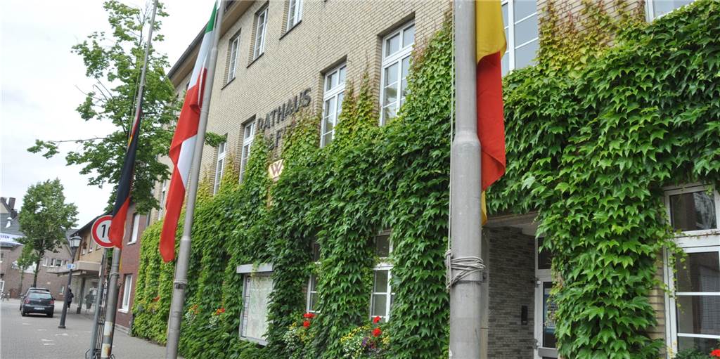 Jahrelanger Leerstand: Stadt plant den Abriss des früheren Olfener Kinos am Marktplatz Jahrelanger Leerstand: Stadt plant den Abriss des früheren Olfener Kinos am Marktplatz