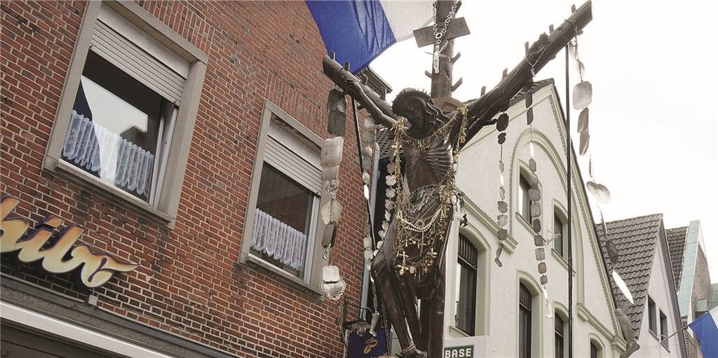 Hoher ideeller Wert: Dreiste Diebe stehlen alte Opfergaben aus der Sixtuskirche Hoher ideeller Wert: Dreiste Diebe stehlen alte Opfergaben aus der Sixtuskirche