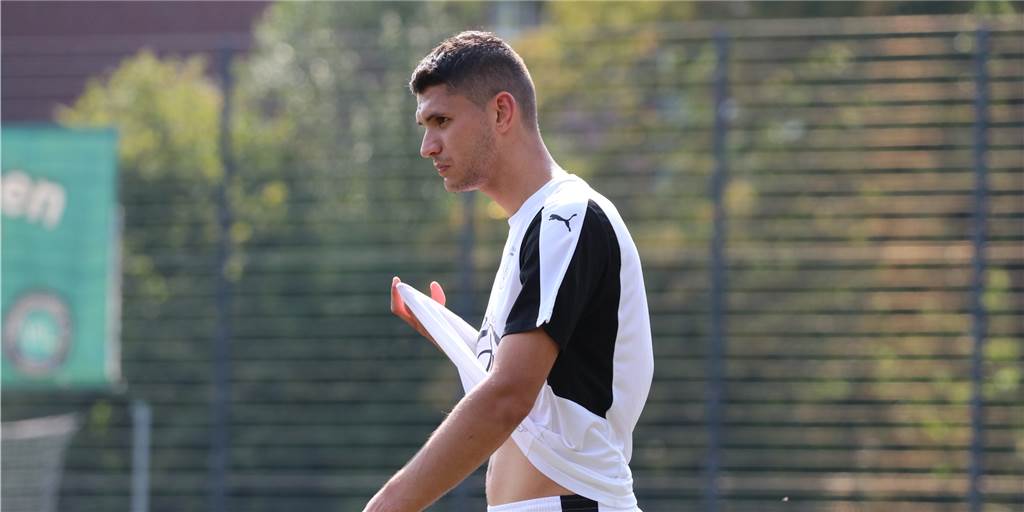 Ahmed Ersoy macht schwierige Phase durch: „Vom Kopf ist es blöd, der Fußball fehlt mir“ Ahmed Ersoy macht schwierige Phase durch: „Vom Kopf ist es blöd, der Fußball fehlt mir“