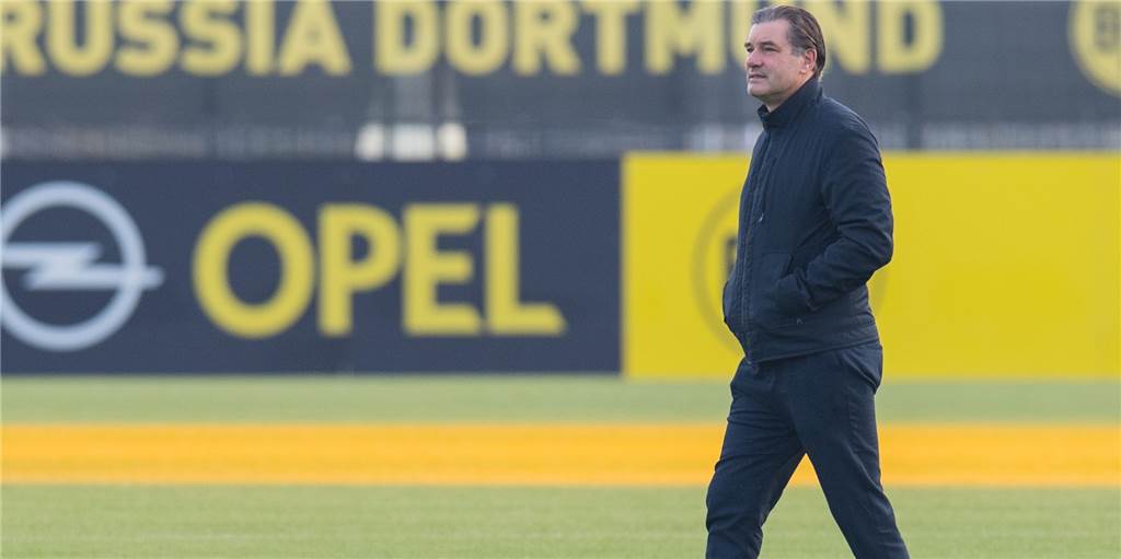 Sportdirektor Michael Zorc stellt nach München-Debakel klare Forderung an die BVB-Profis Sportdirektor Michael Zorc stellt nach München-Debakel klare Forderung an die BVB-Profis
