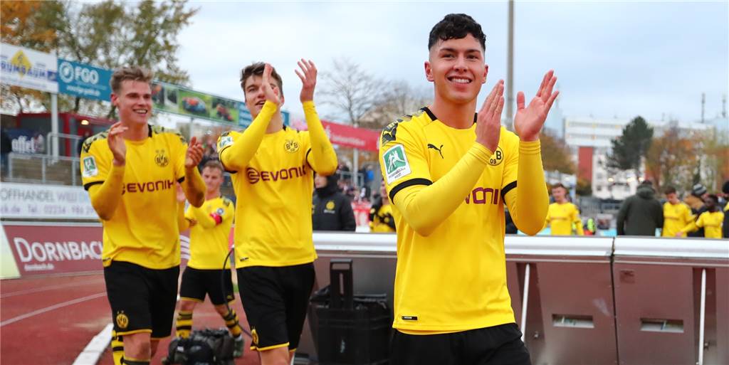 Dortmunds U23 erinnert sich an vergessene Tugenden - und darf endlich wieder feiern Dortmunds U23 erinnert sich an vergessene Tugenden - und darf endlich wieder feiern