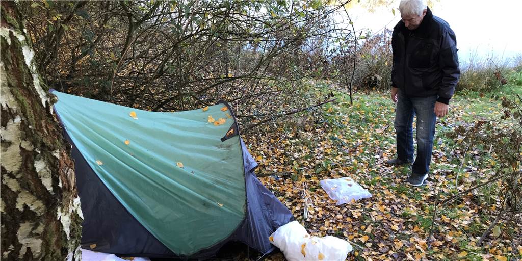 Wildcamper im Erinpark: Polizei stellt Spritze, Angel und Axt sicher Wildcamper im Erinpark: Polizei stellt Spritze, Angel und Axt sicher