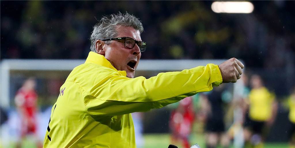 Mitarbeiter, Vereinsheld, Fan: Norbert Dickel feiert sein Jubiläum als BVB-Stadionsprecher Mitarbeiter, Vereinsheld, Fan: Norbert Dickel feiert sein Jubiläum als BVB-Stadionsprecher