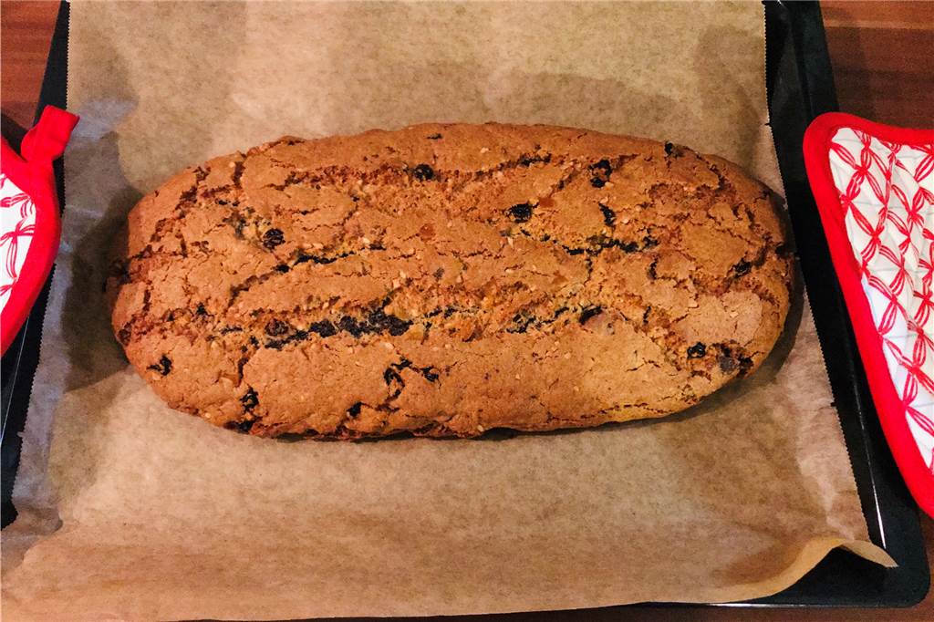 Vorweihnachtlicher Mohnstollen macht Lust auf die Adventszeit Vorweihnachtlicher Mohnstollen macht Lust auf die Adventszeit