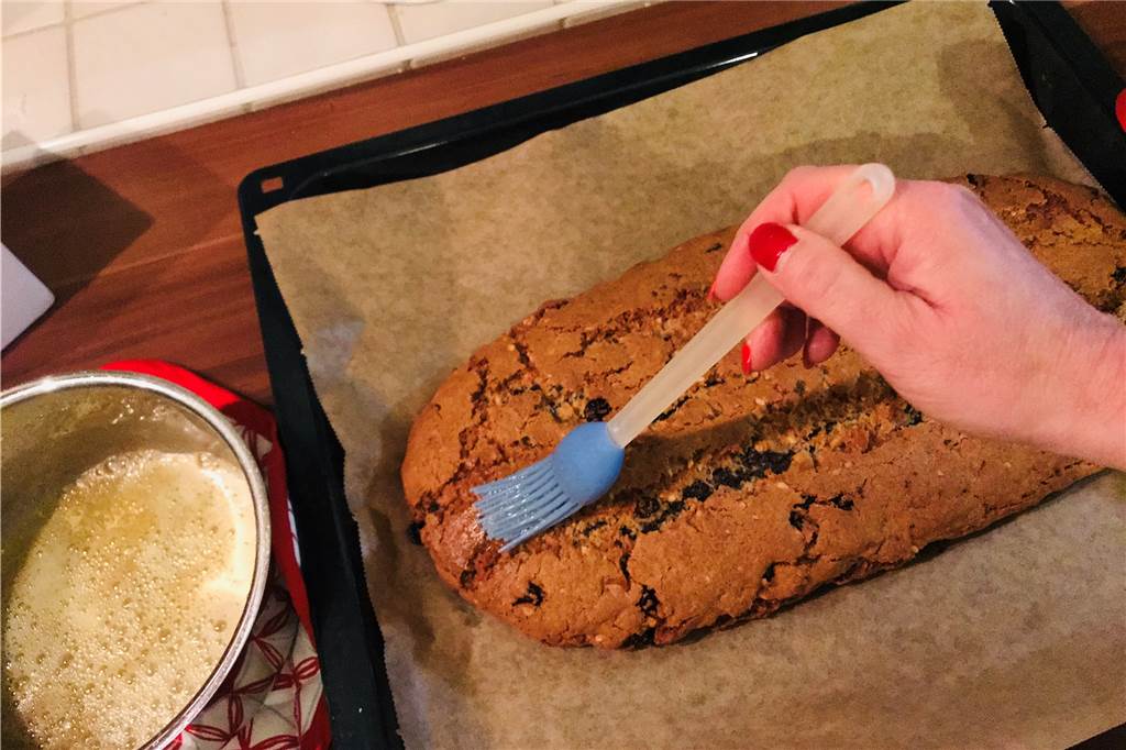 Vorweihnachtlicher Mohnstollen macht Lust auf die Adventszeit Vorweihnachtlicher Mohnstollen macht Lust auf die Adventszeit