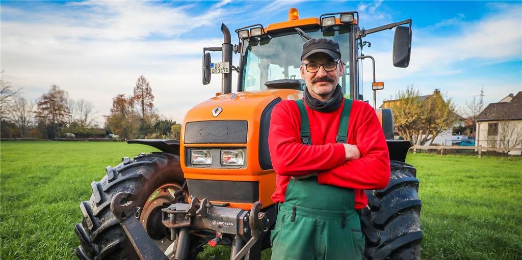 Dortmunder Olaf Reckert (49) ist am Montag Teil des riesigen Trecker-Konvois