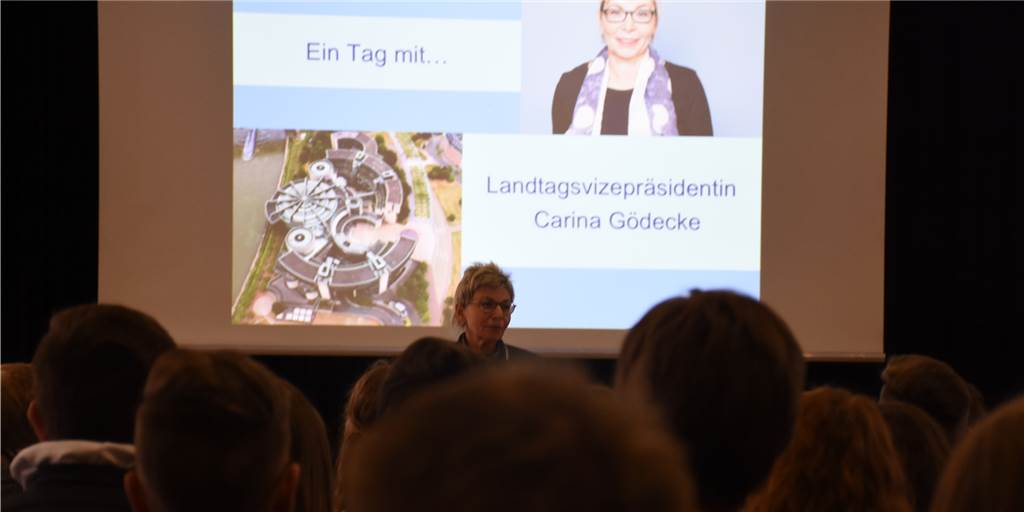Landtagsvizepräsidentin an der Gesamtschule Nordkirchen: „Wurden Sie schon mal bedroht?“ Landtagsvizepräsidentin an der Gesamtschule Nordkirchen: „Wurden Sie schon mal bedroht?“