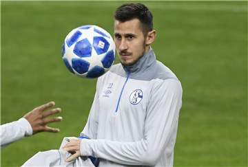 Denkt Stürmer Steven Skrzybski an Abschied aus Schalke?