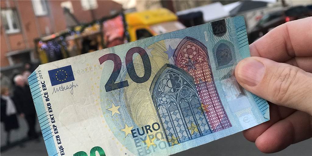 Adventsmarkt in Selm: Wie weit kommen zwei Erwachsene mit 20 Euro? Adventsmarkt in Selm: Wie weit kommen zwei Erwachsene mit 20 Euro?
