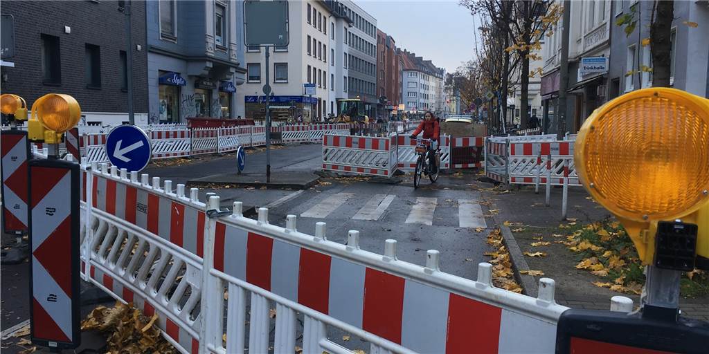 DEW-Baustelle in der Saarlandstraße weitet sich aus DEW-Baustelle in der Saarlandstraße weitet sich aus