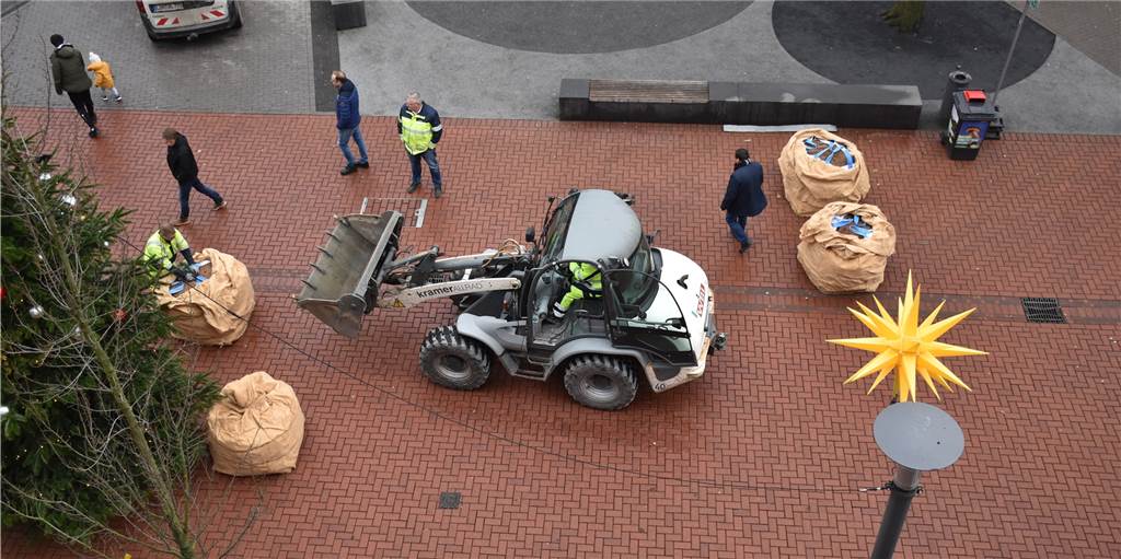 Sandsäcke schützen Weihnachtsmarkt - Stadt korrigiert Position von LKW-Sperren Sandsäcke schützen Weihnachtsmarkt - Stadt korrigiert Position von LKW-Sperren