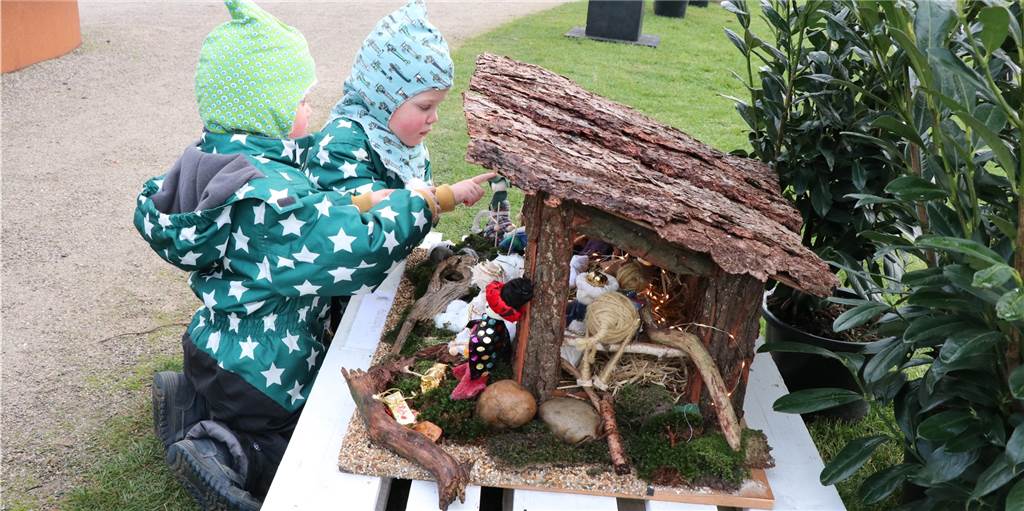 Krippenausstellung im Dahliengarten ist eröffnet und überrascht Besucher
