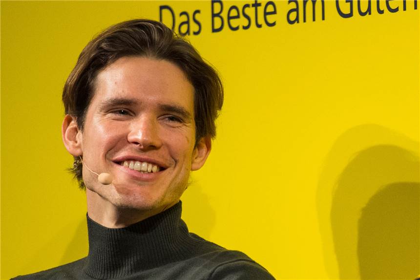 BVB-Keeper Marwin Hitz über seine Vaterfreuden: Schweizer Babys stinken nicht BVB-Keeper Marwin Hitz über seine Vaterfreuden: Schweizer Babys stinken nicht