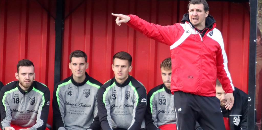 TuS Körne verplichtet einen Neuen und der Trainer trifft sich mit einem Oberligisten TuS Körne verplichtet einen Neuen und der Trainer trifft sich mit einem Oberligisten