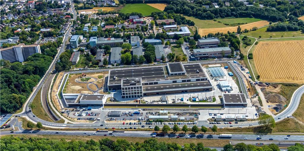 Riesen-Geldspeicher an der B1: Die Eröffnung verzögert sich Riesen-Geldspeicher an der B1: Die Eröffnung verzögert sich