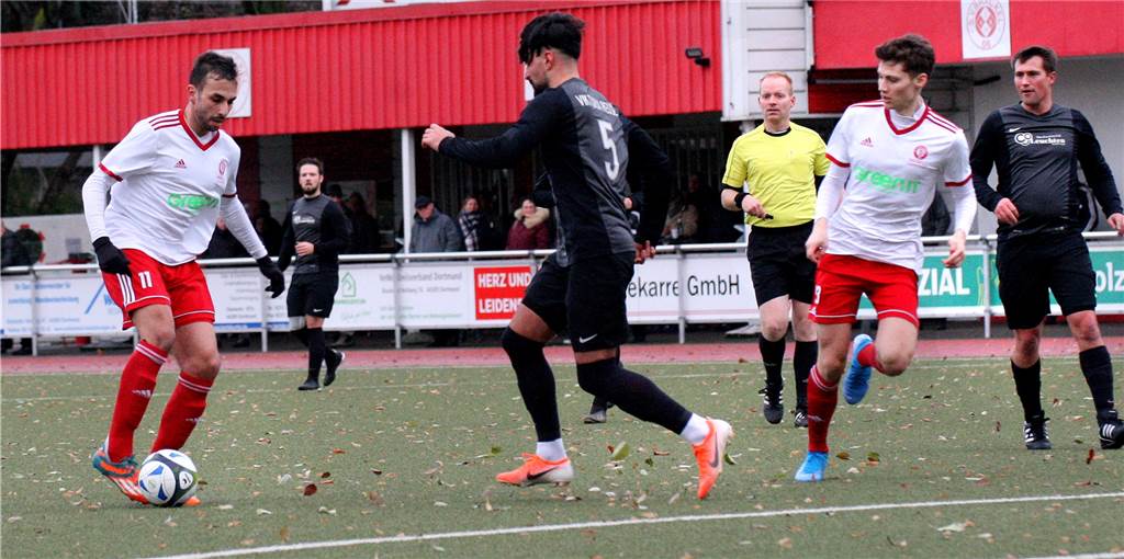 Mhani-Manie in Brackel und Sacher im Formel-1-Boliden: SVB zaubert beim 6:1 gegen Resse Mhani-Manie in Brackel und Sacher im Formel-1-Boliden: SVB zaubert beim 6:1 gegen Resse