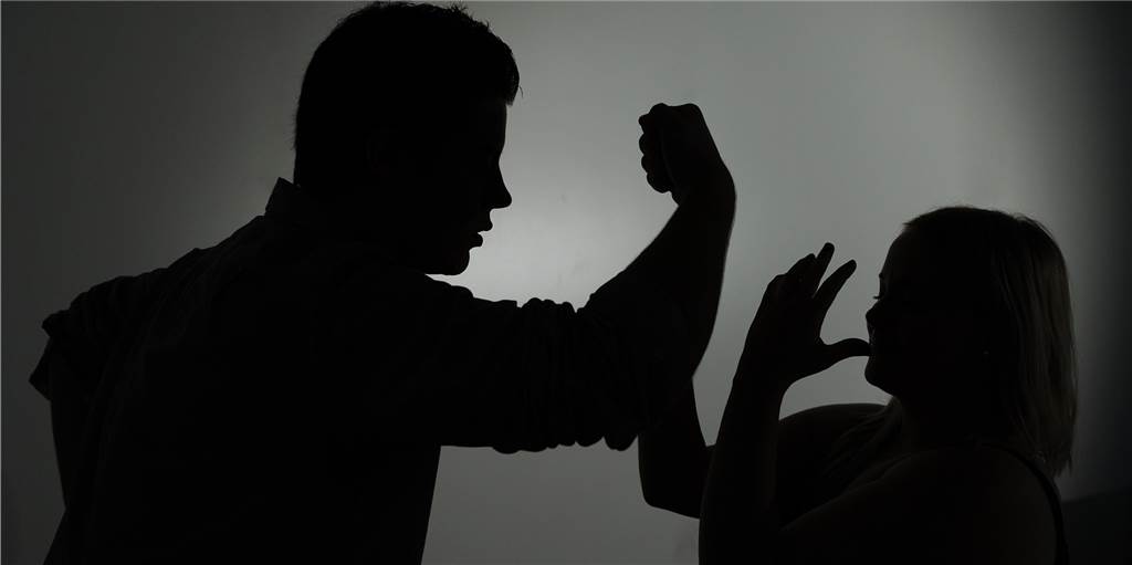 Legdener (22) soll versucht haben, Prostituierte im Bordell zu vergewaltigen Legdener (22) soll versucht haben, Prostituierte im Bordell zu vergewaltigen