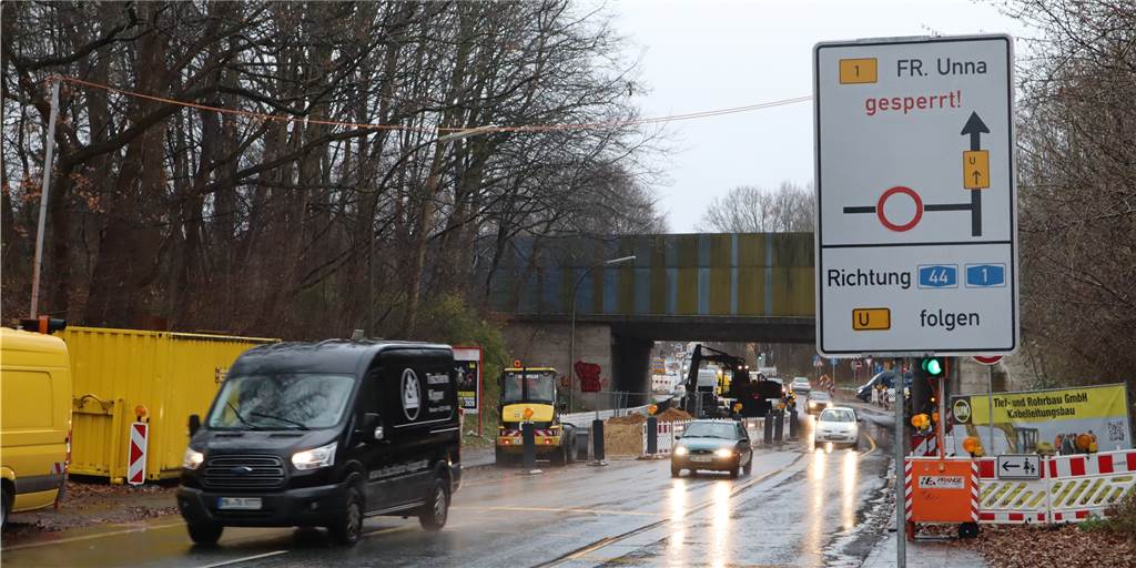 Mit einem Schlenker geht es in Neuasseln doch auf die B 1 Richtung Unna Mit einem Schlenker geht es in Neuasseln doch auf die B 1 Richtung Unna