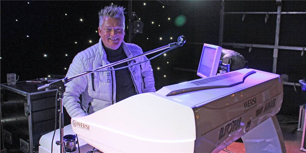 Viele Fotos: So lief die Christmas-Show mit Björn van Andel auf dem Werner Weihnachtsmarkt