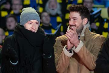 BVB-Torhüter Bürki: Bevor wir nicht gesungen hatten, durften wir keine Geschenke auspacken