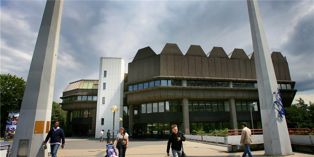 Abriss der Uni-Bibliothek: Jahrelang Notbetrieb für Studenten und Mitarbeiter Die alte Universitätsbibliothek der TU Dortmund wird abgerissen.