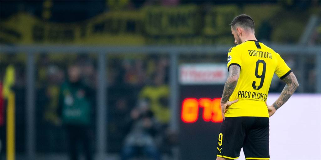 Die Zweifel wachsen! Hinter Paco Alcacers Zukunft beim BVB steht ein dickes Fragezeichen Die Zweifel wachsen! Hinter Paco Alcacers Zukunft beim BVB steht ein dickes Fragezeichen