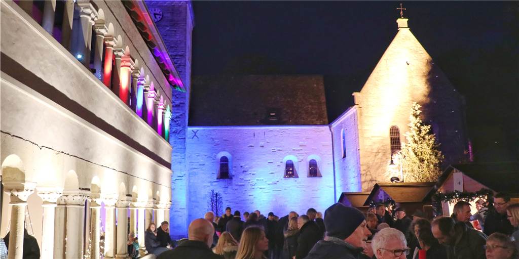 Heimelige Atmosphäre beim Lichtermarkt in Asbeck